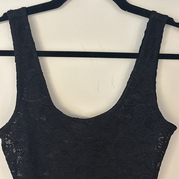 Aritzia Talula lace camisole - Picture 3 of 11